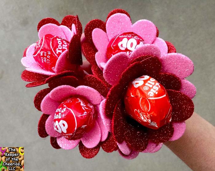 DIY Lollipop Heart Flowers #valentine #dollarstore #diy #decor #decorhomeideas