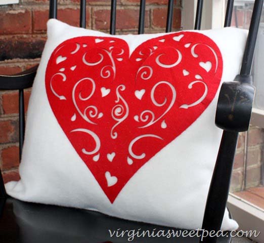 Dollar Tree Heart Pillow #valentine #dollarstore #diy #decor #decorhomeideas