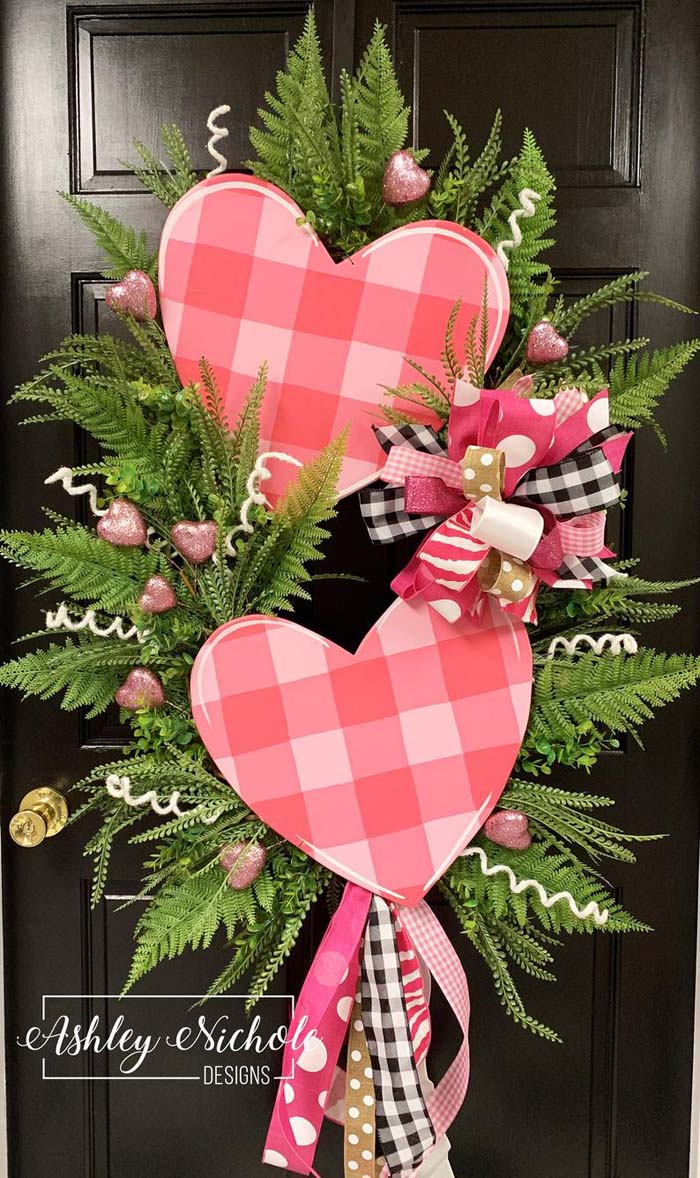 Double Pink Heart Swag Wreath #valentine #diy #wreaths #decorhomeideas