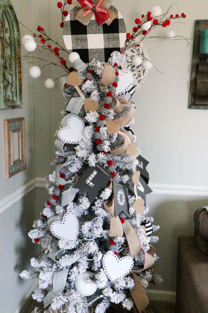 Easy DIY Valentine’s Tree #valentine #tree #diy #decorhomeideas