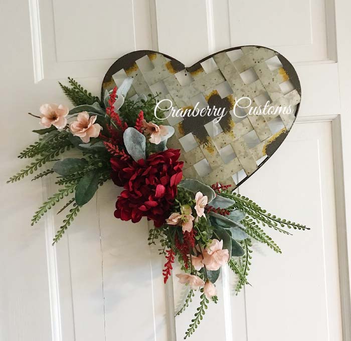 Farmhouse Valentine’s Day Wreath #valentine #diy #wreaths #decorhomeideas