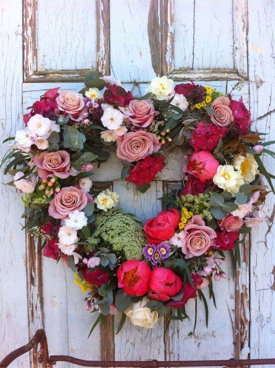 Faux Floral and Greenery Wreath #valentine #diy #wreaths #decorhomeideas