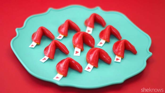 Fruit Roll Up Fortune Cookies #valentine #crafts #kids #decorhomeideas