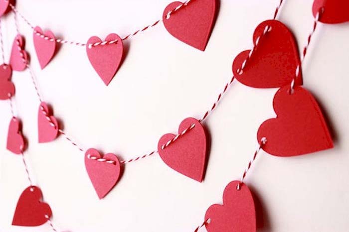 Heart Garland #valentine #dollarstore #diy #decor #decorhomeideas