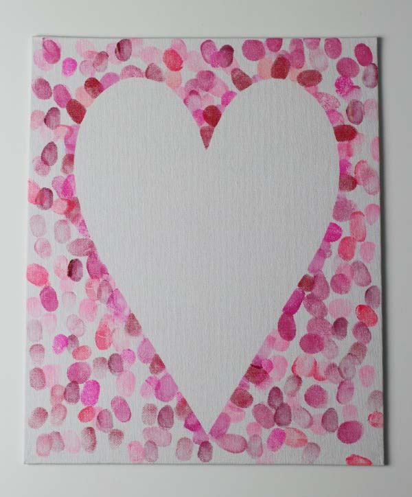 How to make a family fingerprint relief heart art canvas #valentine #crafts #kids #decorhomeideas