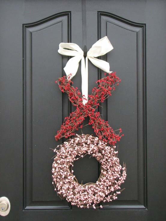 Hugs and Kisses Berry Wreath #valentine #diy #wreaths #decorhomeideas