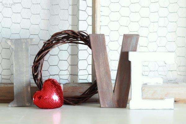 Love Letters for Mantel #valentinesday #rustic #decor #diy #decorhomeideas