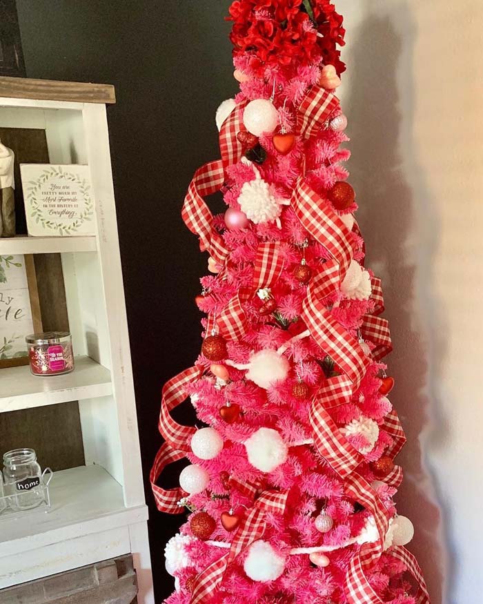 Pink and Gingham Valentine Tree #valentine #tree #diy #decorhomeideas