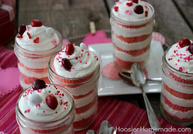 Pink Velvet Cupcakes #valentinesday #crafts #jars #gifts #decorhomeideas