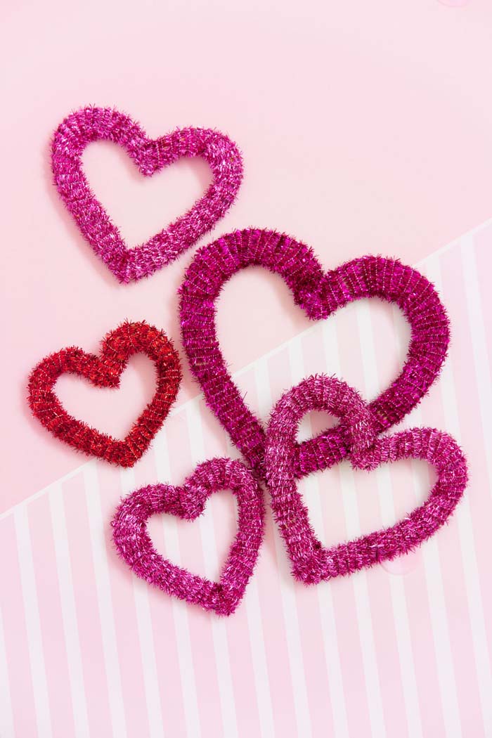 Pipe Cleaner Hearts #valentine #dollarstore #diy #decor #decorhomeideas