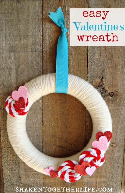 Pipe Cleaner Rosettes Valentine’s Day Wreath #valentine #diy #wreaths #decorhomeideas