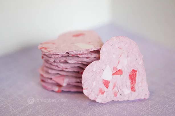 Recycled Seed Paper Hearts #valentine #crafts #kids #decorhomeideas