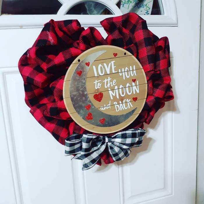 Red Buffalo Plaid Valentine's Day Wreath #valentine #diy #wreaths #decorhomeideas