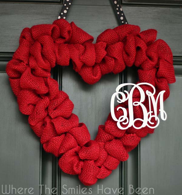 Red Burlap Heart Wreath #valentine #dollarstore #diy #decor #decorhomeideas