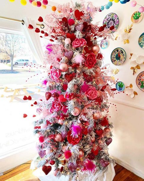 30+ Amazing Valentine's Day Tree Decorations