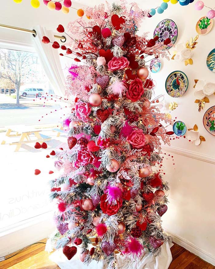 Rose-Covered Valentine Tree #valentine #tree #diy #decorhomeideas