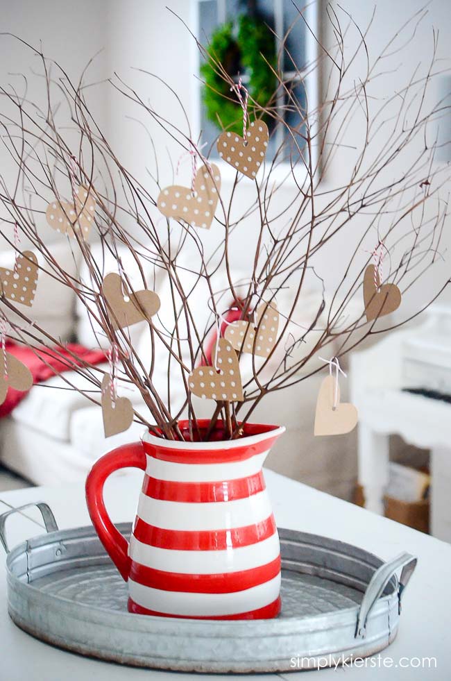 Rustic Valentine Tree #valentinesday #rustic #decor #diy #decorhomeideas