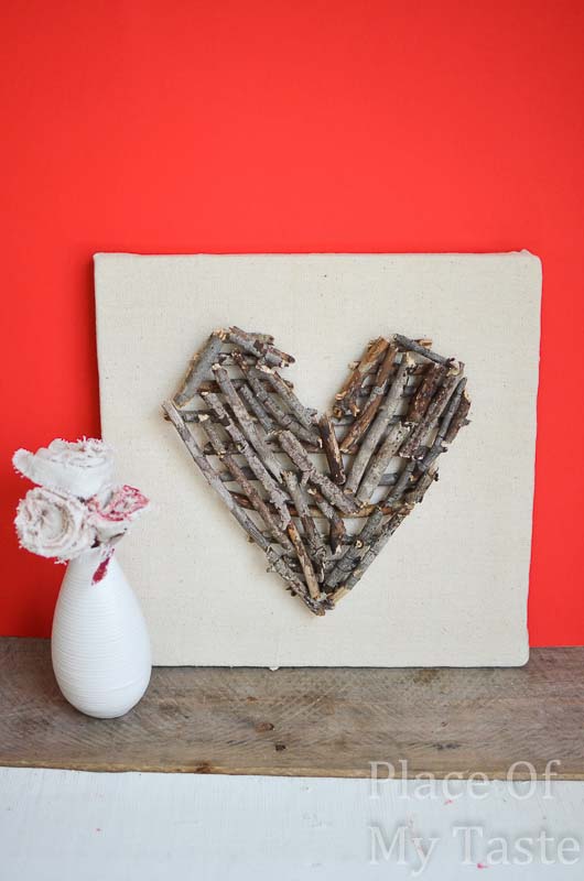 Stick Heart Wall Art #valentinesday #rustic #decor #diy #decorhomeideas