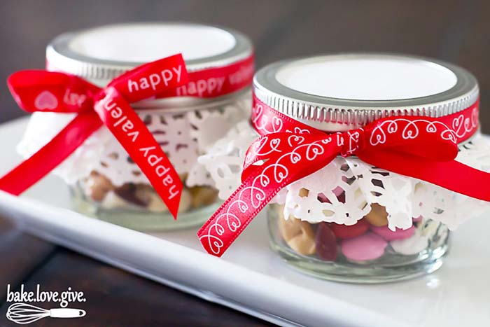 Trail Mix Valentine Gift #valentinesday #crafts #jars #gifts #decorhomeideas