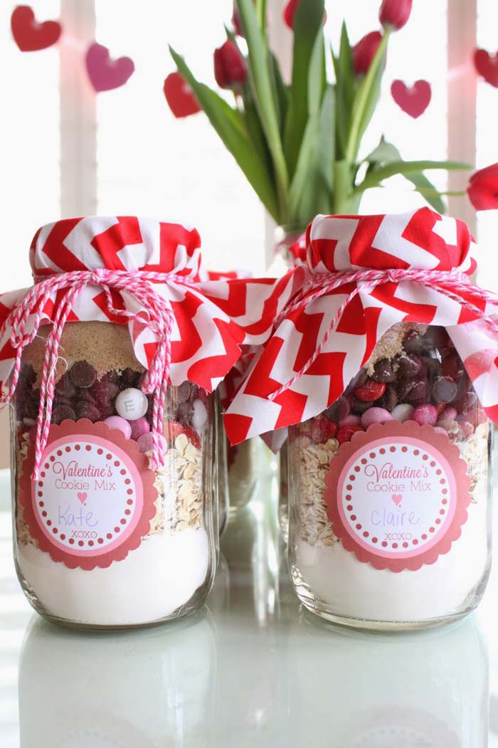 Valentine Cookie Mix in a Jar #valentinesday #crafts #jars #gifts #decorhomeideas
