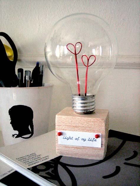 Valentine Lightbulb #valentinesday #gifts #diy #decorhomeideas