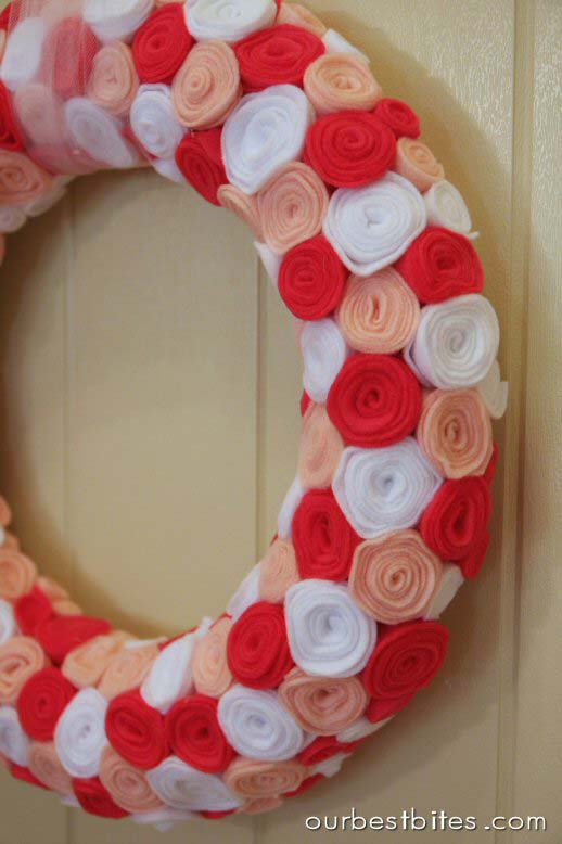 Valentine Rossette Wreath #valentine #diy #wreaths #decorhomeideas