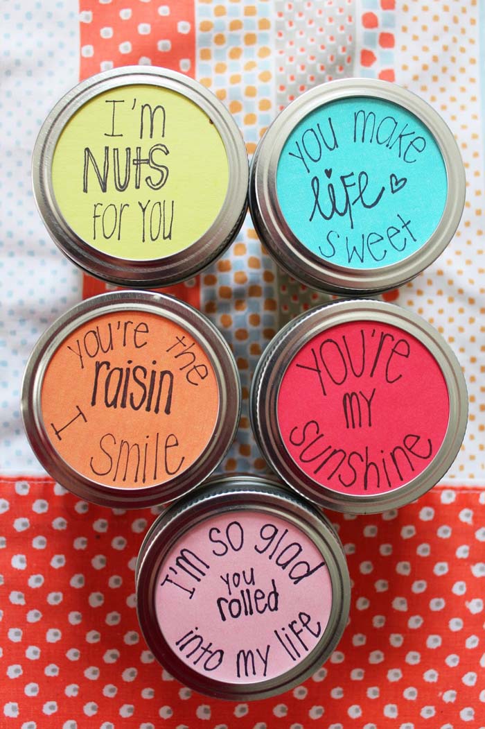 Valentine Snack Jars #valentinesday #crafts #jars #gifts #decorhomeideas