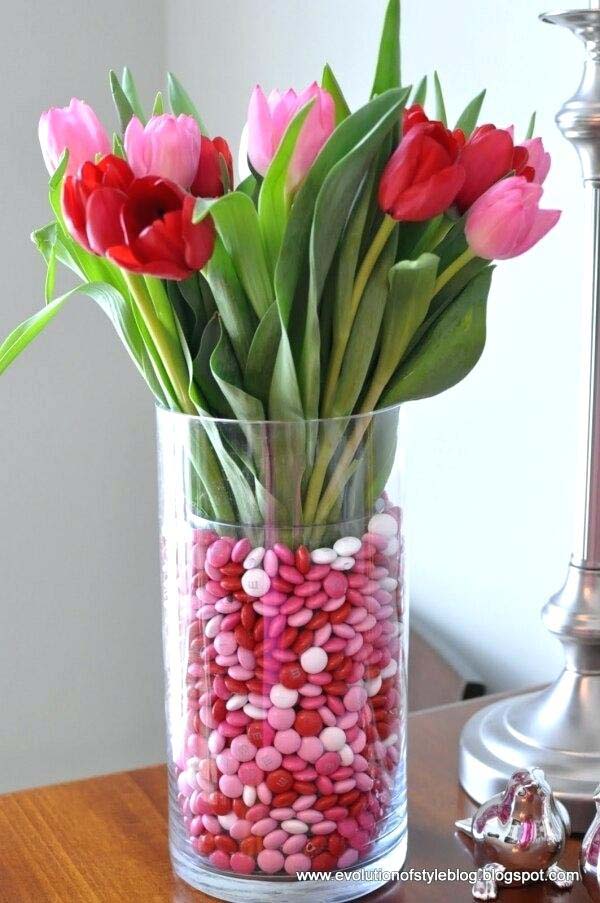 Valentine's Day Candy Vase #valentine #dollarstore #diy #decor #decorhomeideas