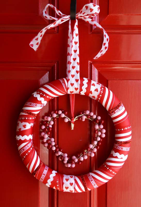 Valentine’s Day Ribbon Wreath #valentine #diy #wreaths #decorhomeideas