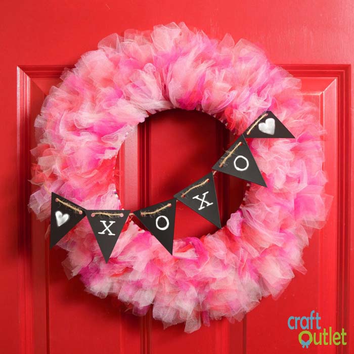 Valentine’s Day Tulle Wreath #valentine #diy #wreaths #decorhomeideas