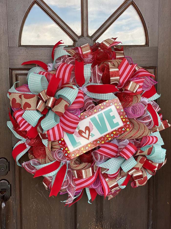 Wired Ribbon Wreath #valentine #diy #wreaths #decorhomeideas