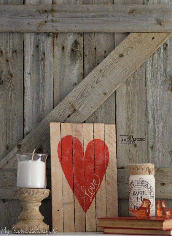 Wood Sign Mantel #valentinesday #rustic #decor #diy #decorhomeideas