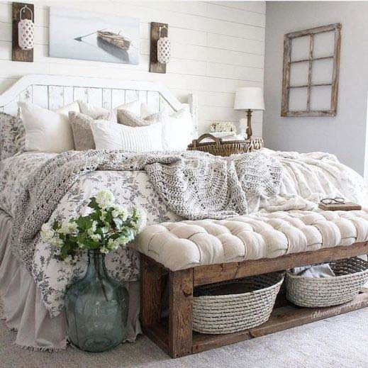 Gentle Cottage Style Bedroom In White #women #bedroom #feminine #decor #decorhomeideas
