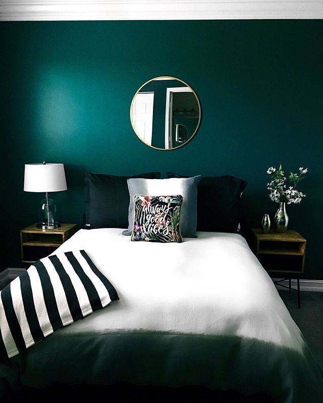 Deep Green Wall Accent In Womens' Bedroom #women #bedroom #feminine #decor #decorhomeideas