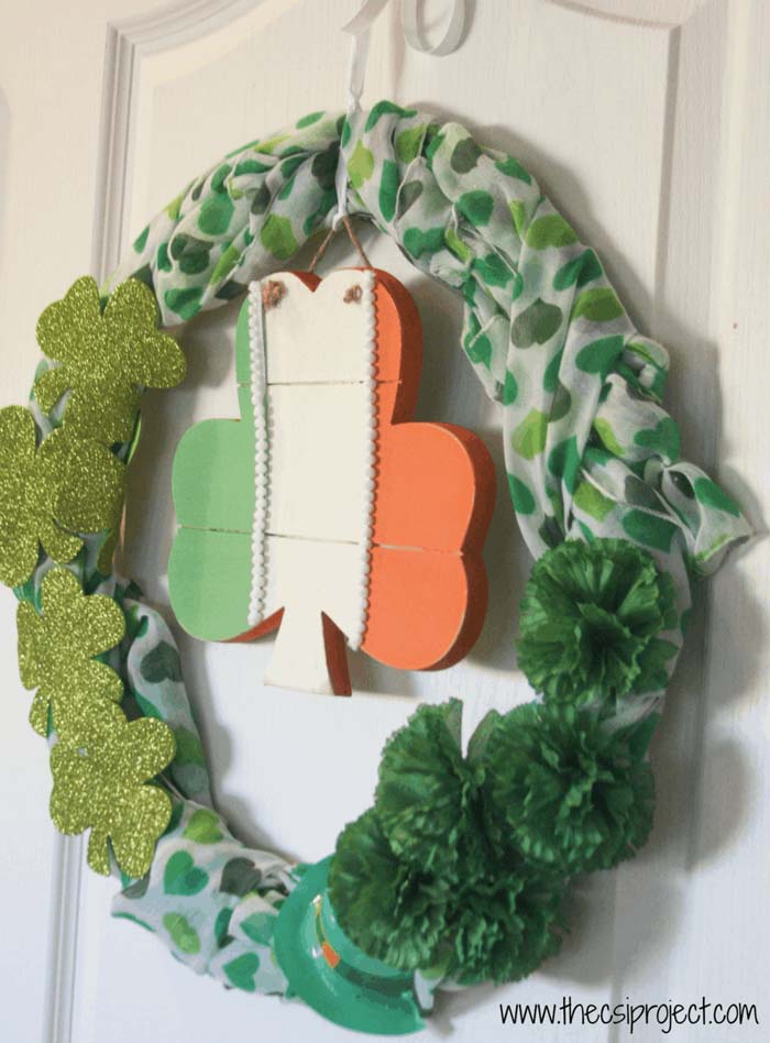 DIY Shamrock Wreath Patricks Day #stpatrick #diy #wreath #decorhomeideas