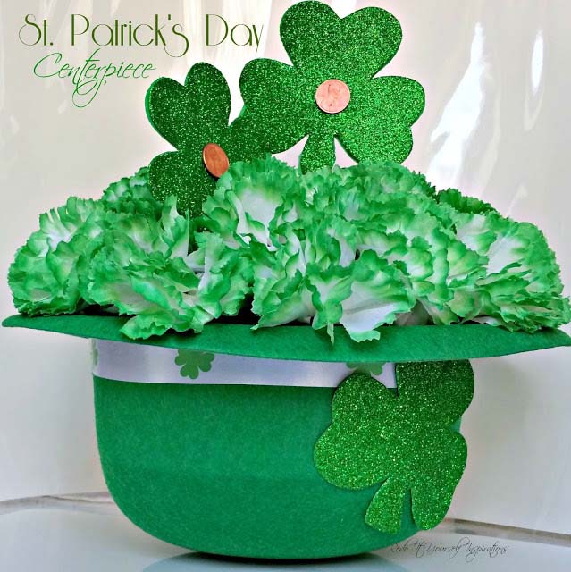 DIY St Patricks Day Centerpiece #stpatrick #diy #dollarstore #decorhomeideas