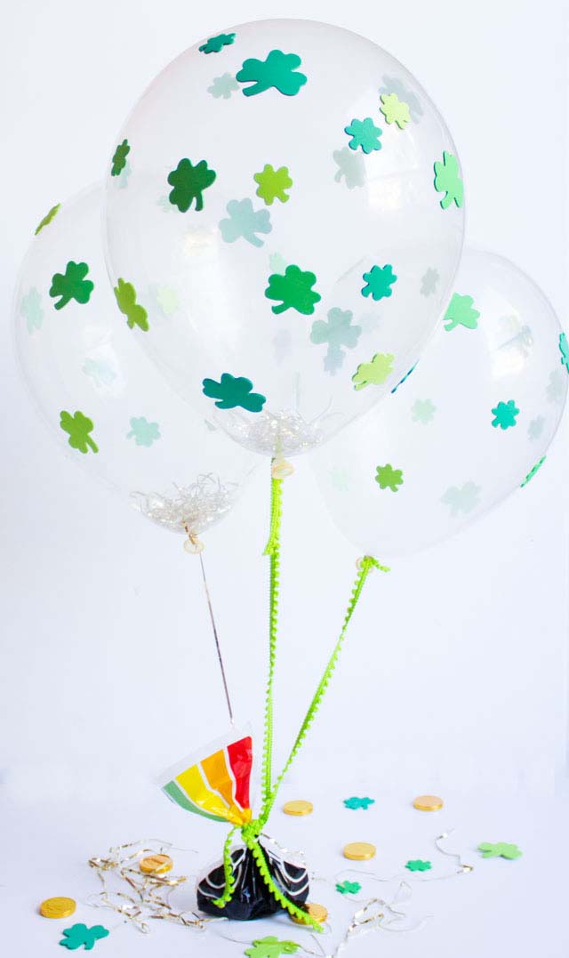 DIY St. Patrick's Day Shamrock Balloons #stpatrick #diy #decor #decorations #decorhomeideas