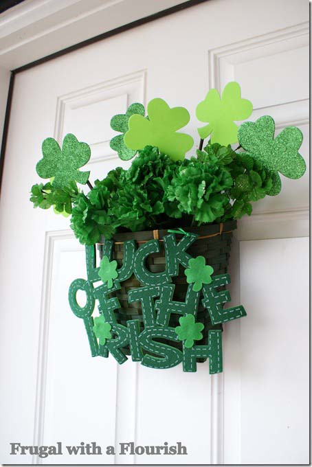 Dollar Store St Patricks Day Door #stpatrick #diy #dollarstore #decorhomeideas