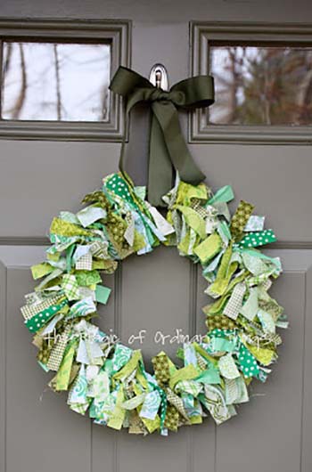 Fabric Scrap St Patricks Day Wreath  #stpatrick #diy #wreath #decorhomeideas