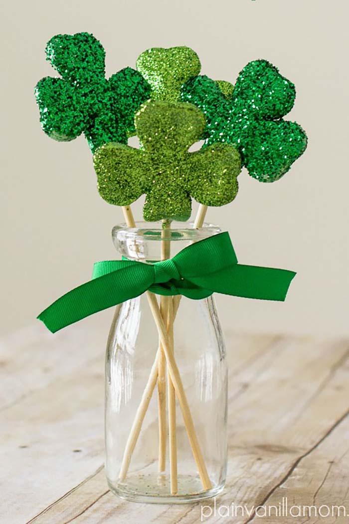 Glittered Shamrock Bouquet #stpatrick #diy #decor #decorations #decorhomeideas