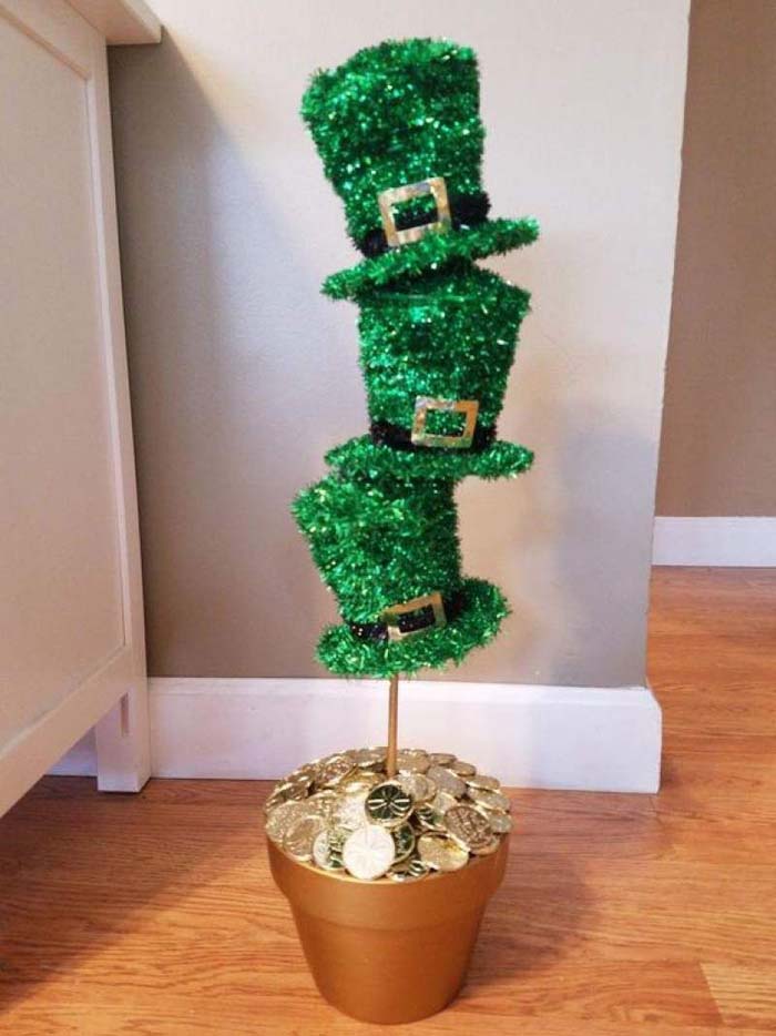 Leprechaun Hats Topiary #stpatrick #diy #dollarstore #decorhomeideas