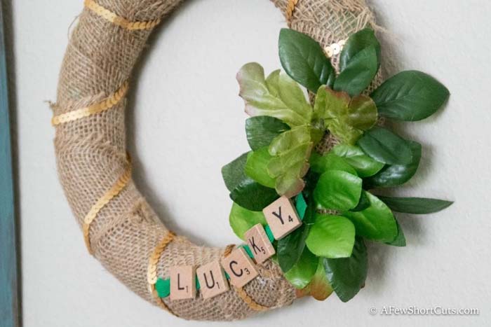 Lucky Letters Patricks Day Wreath #stpatrick #diy #wreath #decorhomeideas