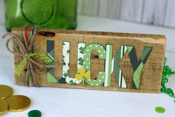 Lucky Pallet Sign #stpatrick #diy #decor #decorations #decorhomeideas