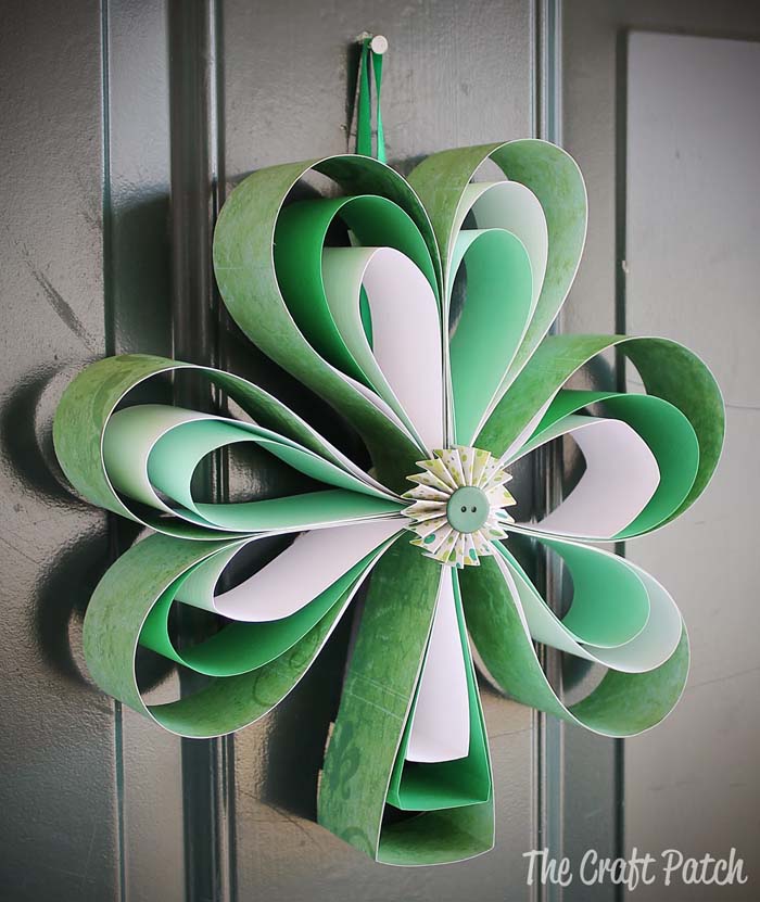 Patricks Day Paper Shamrock Wreath #stpatrick #diy #wreath #decorhomeideas