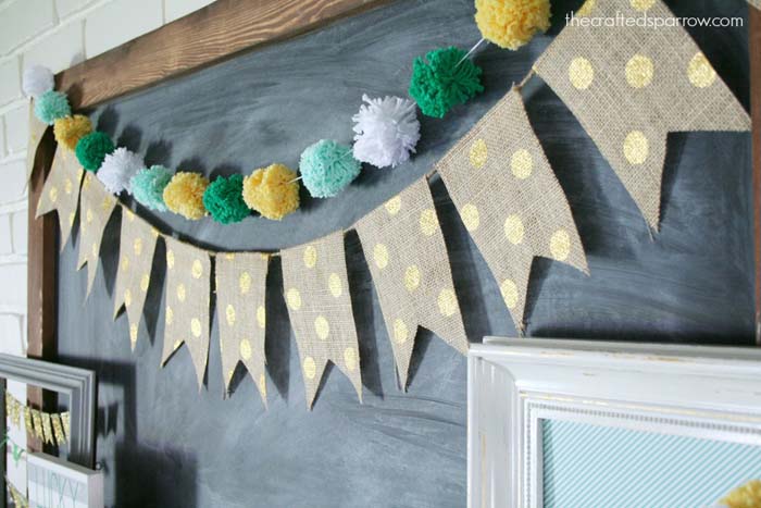 Pom Pom Garland #stpatrick #diy #decor #decorations #decorhomeideas