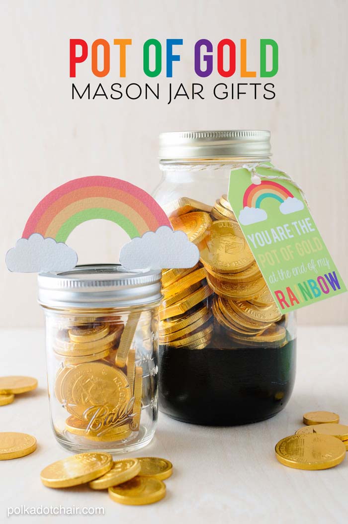 Pot of Gold Mason Jar Gift Idea #stpatrick #diy #dollarstore #decorhomeideas