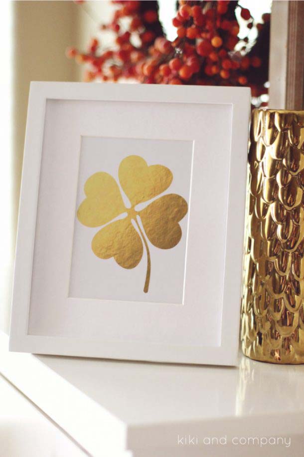 Pretty Gold Foil Clover Printable #stpatrick #diy #decor #decorations #decorhomeideas