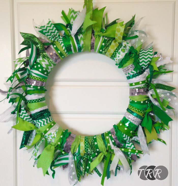 Ribbon Tied Wreath #stpatrick #diy #dollarstore #decorhomeideas