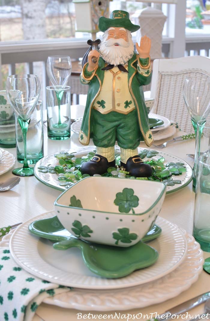 Shamrock Dishes and Plates #stpatrick #diy #decor #decorations #decorhomeideas