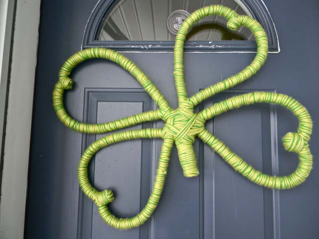 Shamrock Noodle Wreath #stpatrick #diy #decor #decorations #decorhomeideas